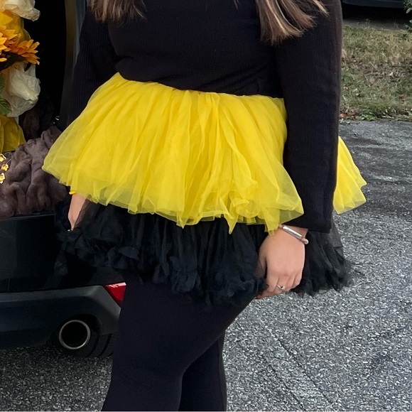 Adult Standard Yellow Tutu - Picture 5 of 5